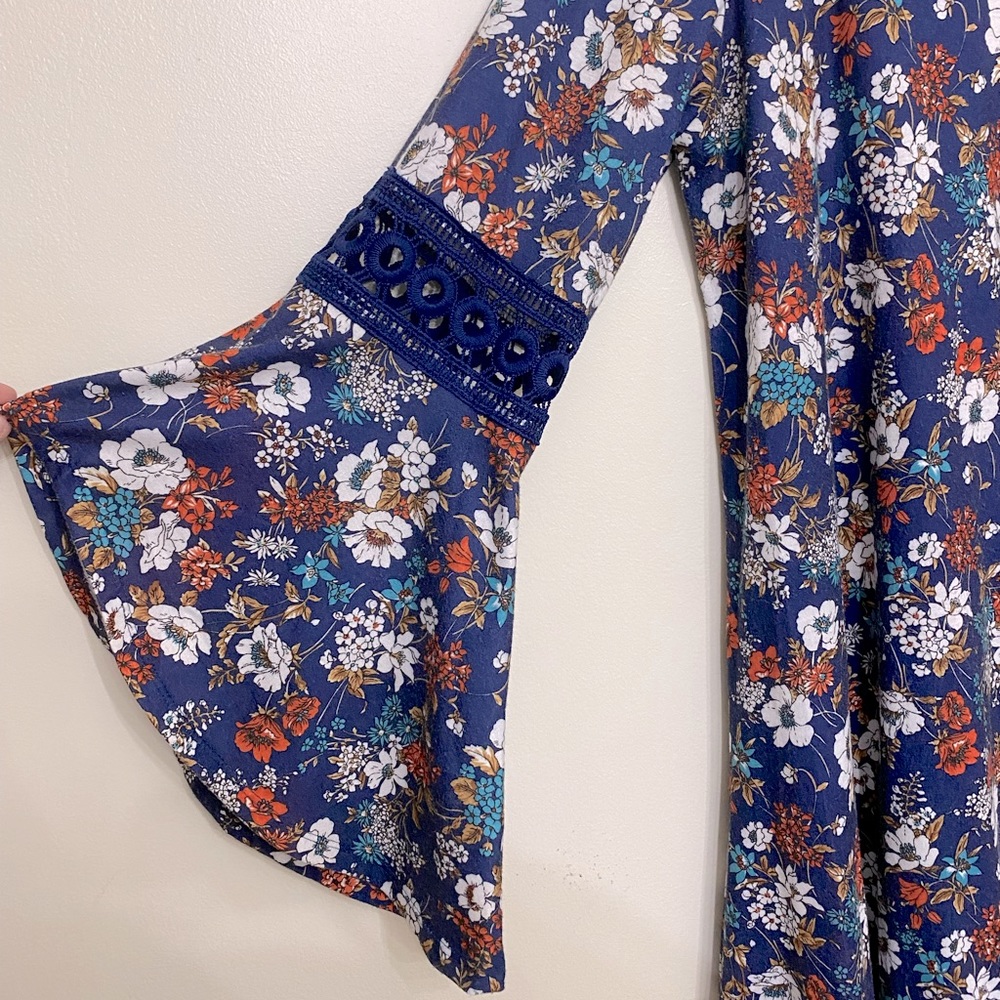 Band Crush | Size 2X | Retro Floral with Bell Sleeves